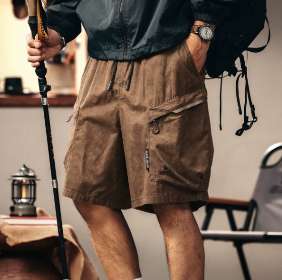 GorgeousBen Gelanlu high-end mountain style design retro thin workwear shorts men's summer ice silk shorts casual five quarter pants.