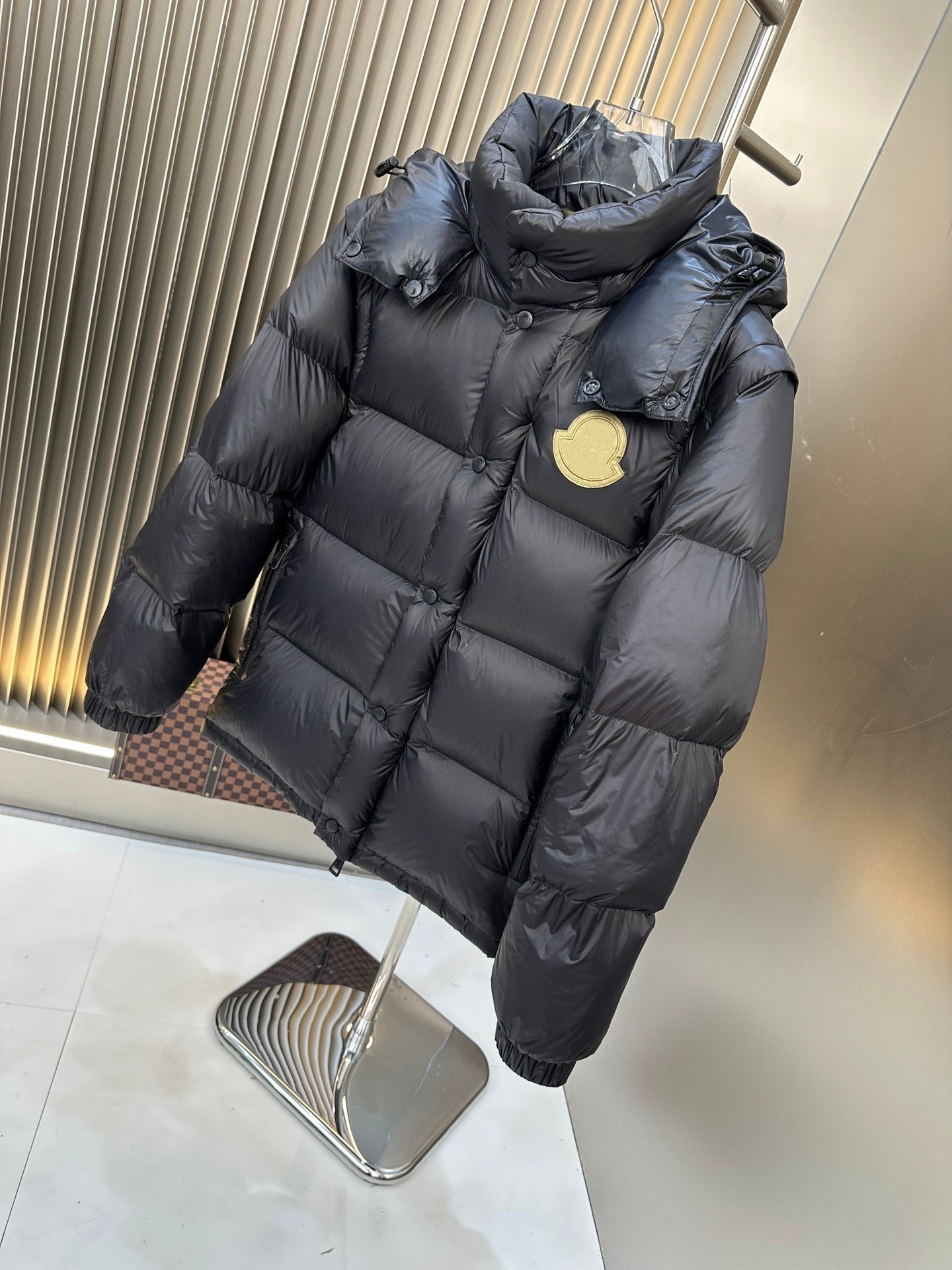 GorgeousBen 2025 New Unisex Down Jacket with Detachable Hood & Sleeves, 90% White Goose Down Fill, Convertible Puffer Coat for Men and Wome
