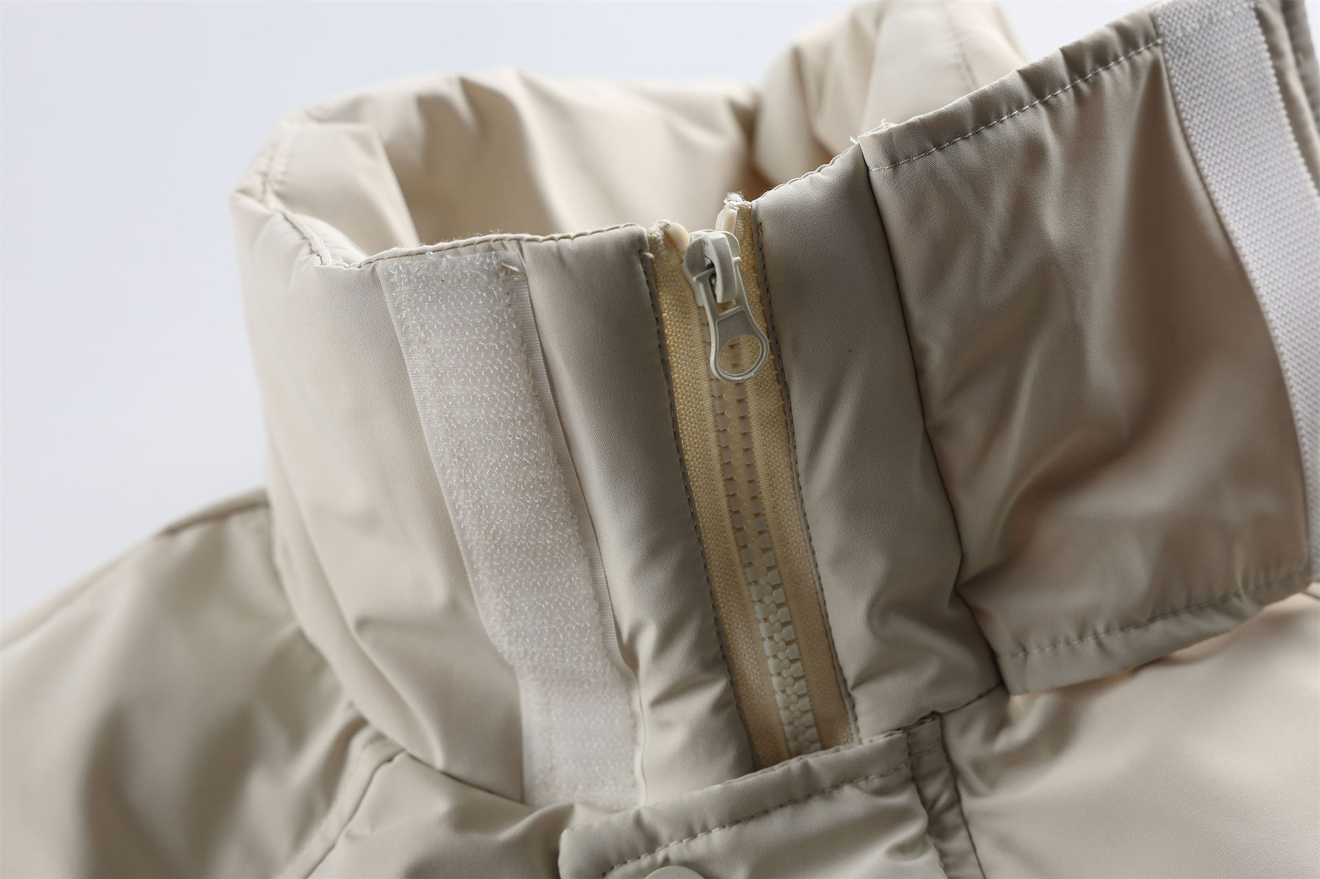 GorgeousBen Women's American-style stand-up collar white duck down jacket, new winter 2025 oversize bread clothing warm coat.