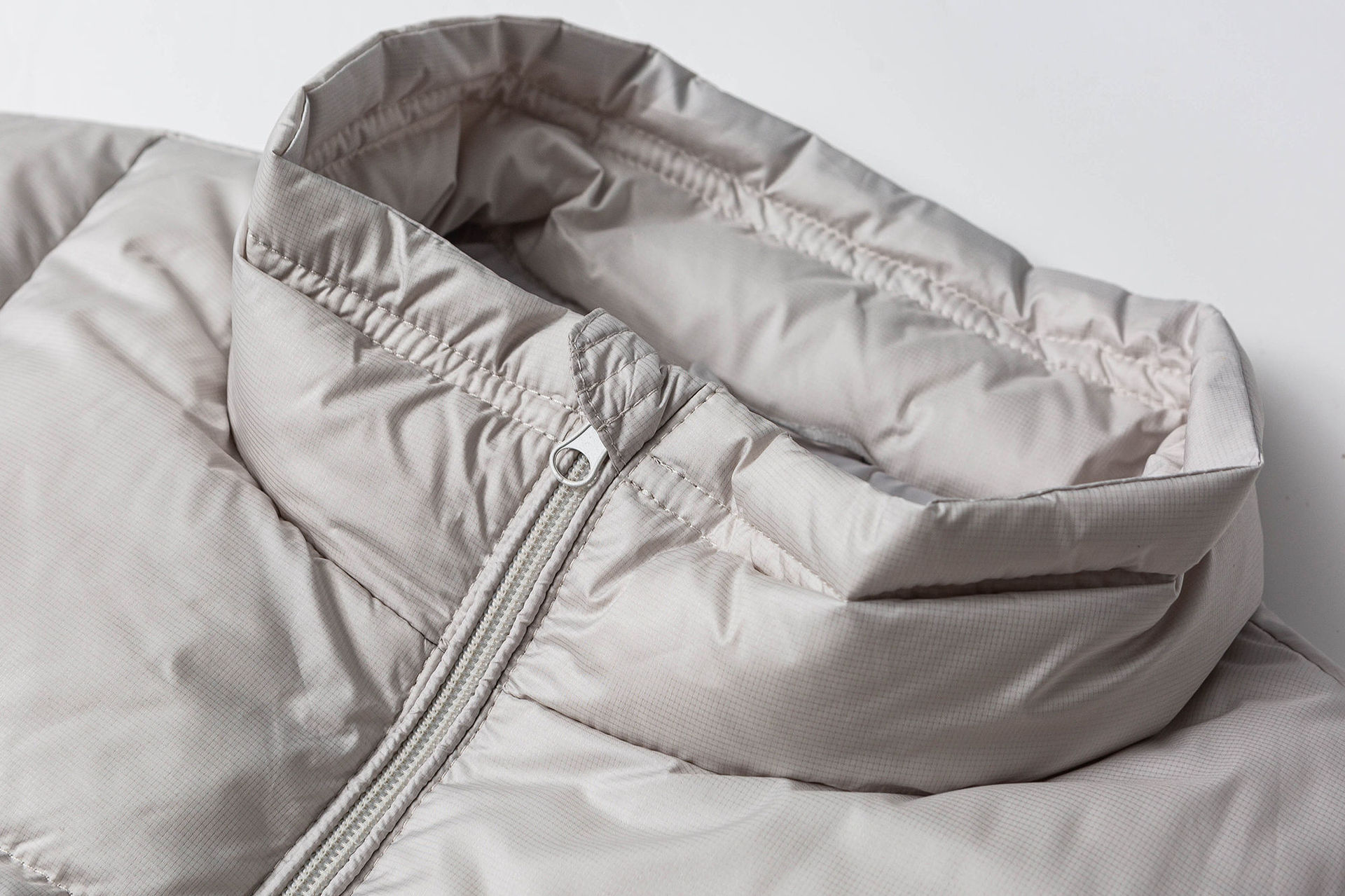 GrogeousBen 2025 New American Metal Texture Waterproof Stand Collar Down Jacket Men's Vintage High Street 90 White Duck Down Warm Coat.