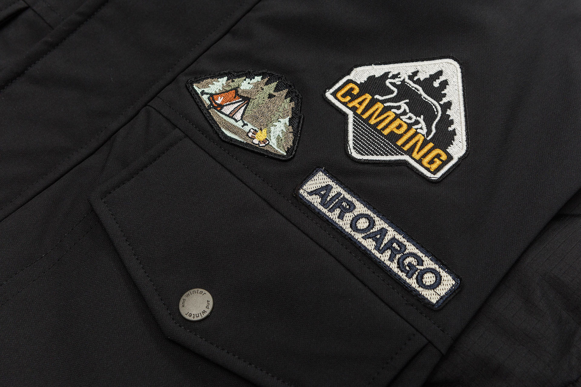 GrogeousBen  Unisex  Functional fake two-piece workwear down jacket for men in the winter, with a badge and made of 90% white duck down.