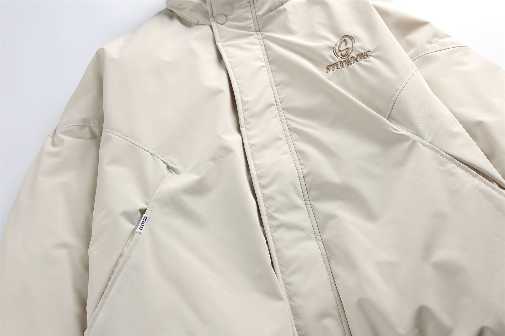GorgeousBen American high street stand-up collar embroidered deconstructed down jacket for men, trendy and handsome windproof and warm winter clothing, 2025 new.