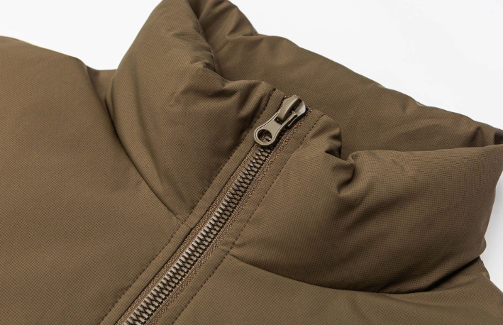 GorgeousBen 2024 Winter New Product Large White Duck Down Contrast Splicing Stand up Collar Down Jacket Men's Lightweight Warm Top Coat.