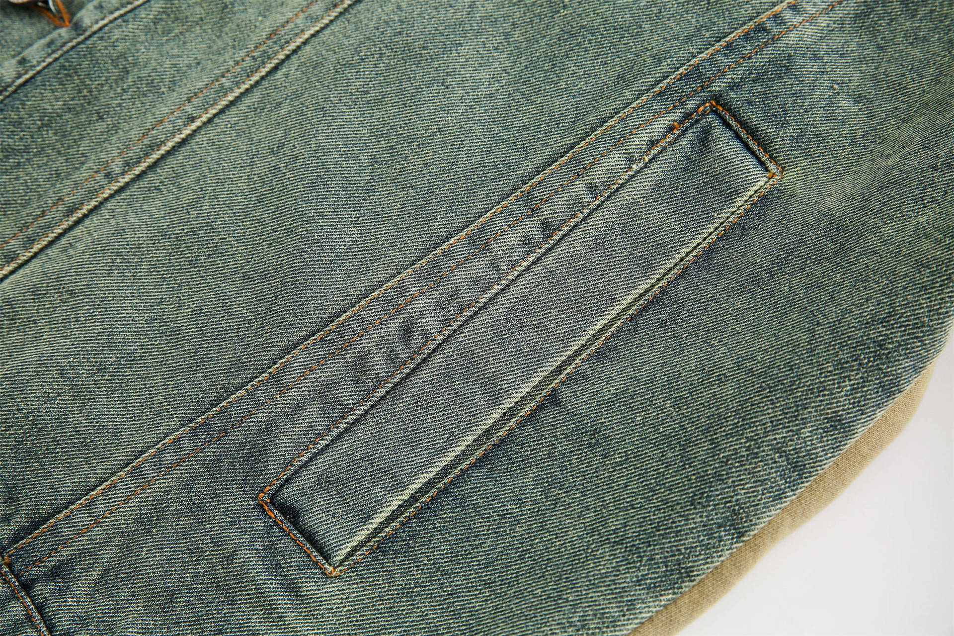 GorgeousBen   Unisex 2024 new American retro spliced ​​washed denim jacket for men, trendy brand design, high street lapel workwear jacket.