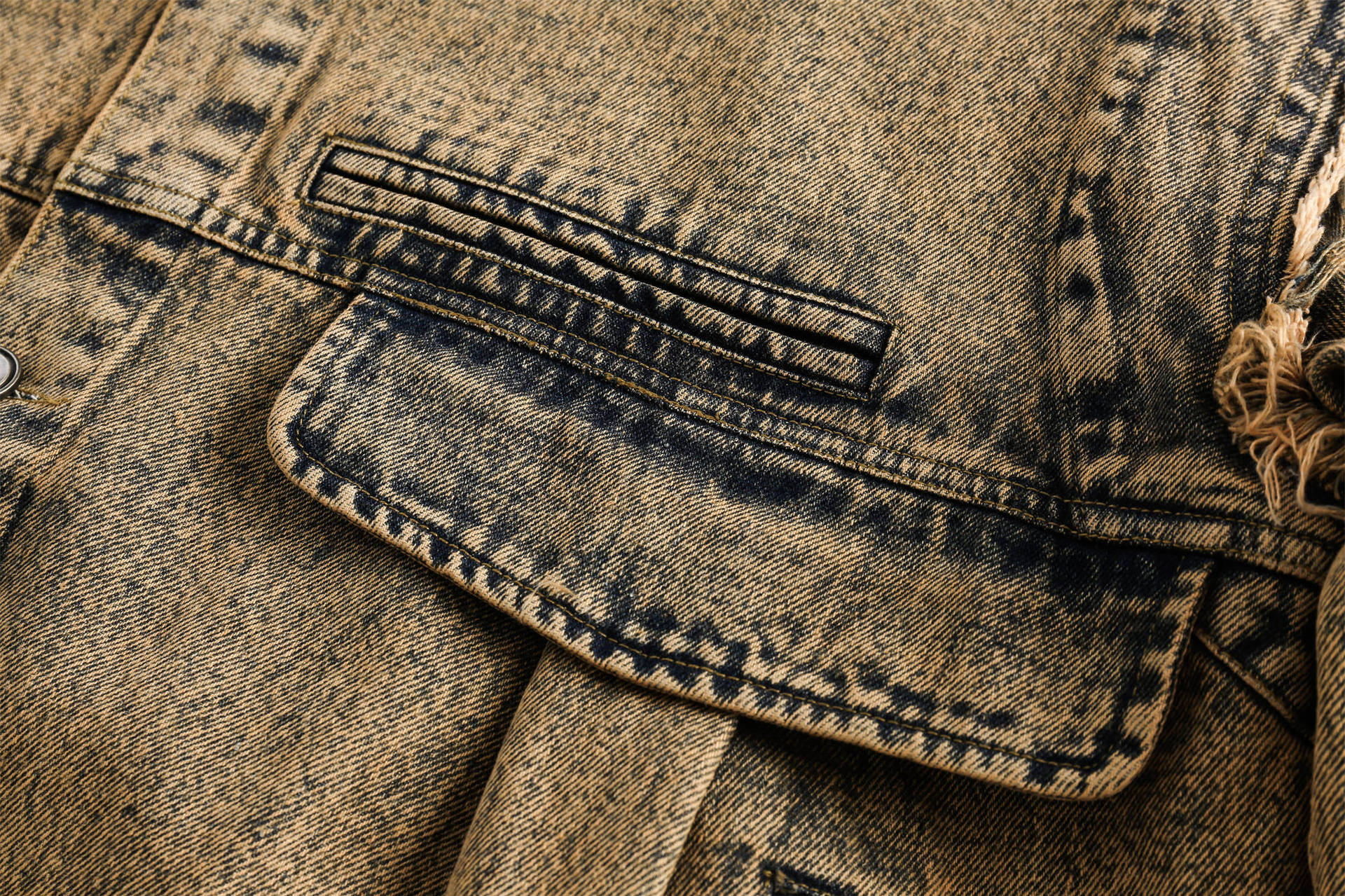 GrogeousBen   Unisex 2024 new spring American style retro washed denim jacket for men and women, loose fit, trendy couple's cool jacket.