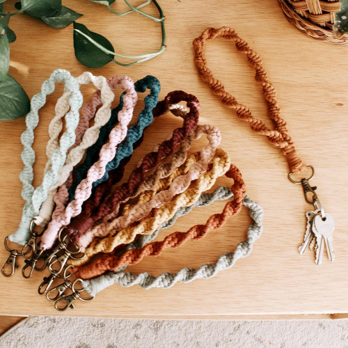 Woven keychains, free design custom woven keychain, free to send samples