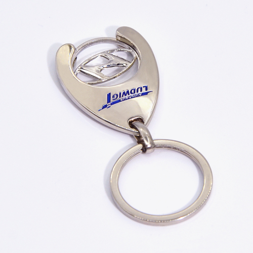 Custom metal keyrings from various car brands, designed free of charge