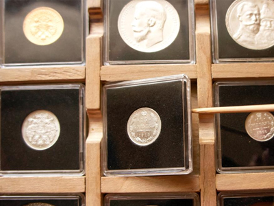 Protection and Accessories: How to choose the best Challenge coin case for your collection