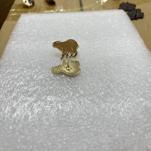 Manufacturer Custom fashion hard enamel lapel pins of cute design lapel pin