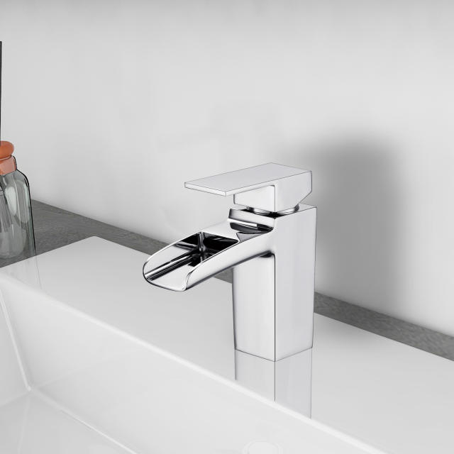 F40301 / F40301BN Single Hole Single-Handle Bathroom Faucet