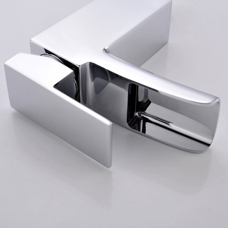 F40301 / F40301BN Single Hole Single-Handle Bathroom Faucet