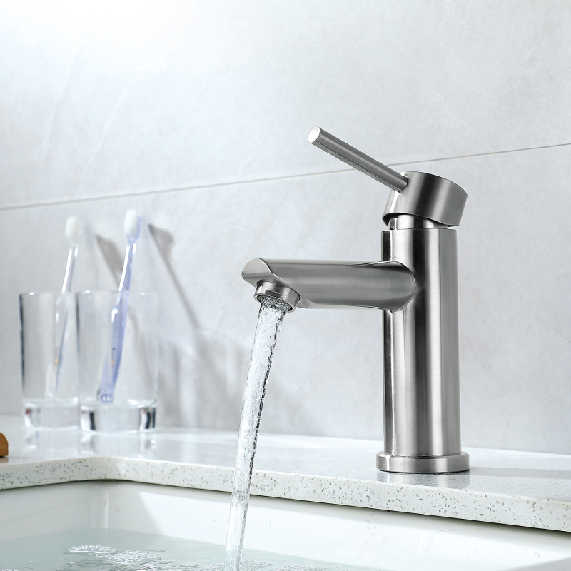 F40704/F40704BN Single Hole Single-Handle Bathroom Faucet