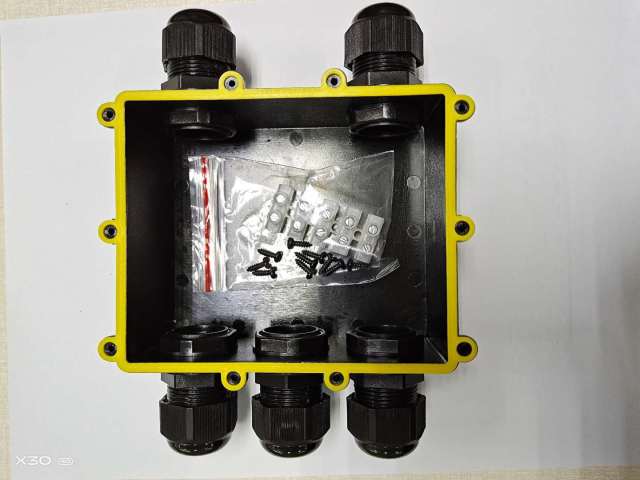 1 in 3 out IP68 outdoor waterproof junction box