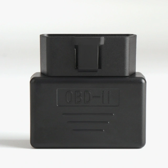 Automotive OBD2 male connector OBD plug assembly type housing without holes, snap fastener without screws