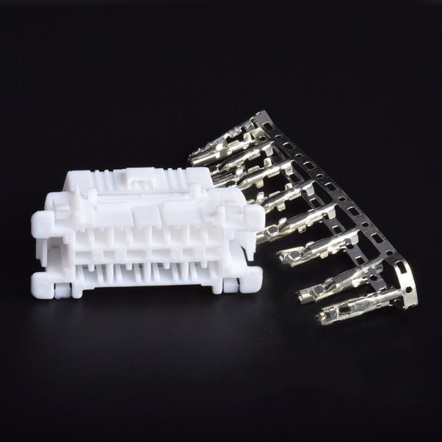 Automobile OBD2 16Pin Female Connector OBD plug Toyota Nissan  OBDII  16PIN female plug