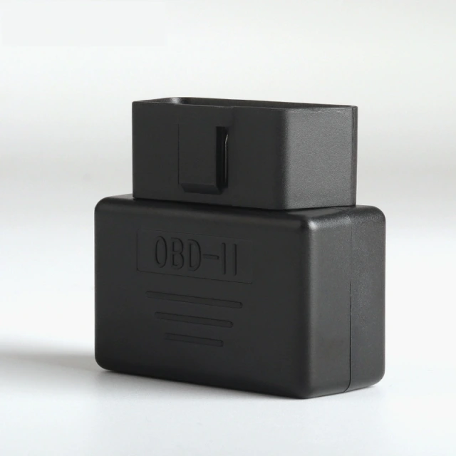 Automotive OBD2 male connector OBD plug assembly type housing without holes, snap fastener without screws