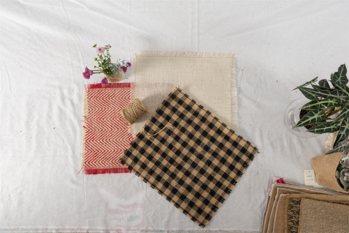JUTE MAT WITH DYED YARN