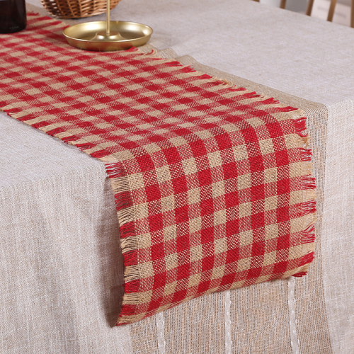 DYED-YARN TABLE RUNNER