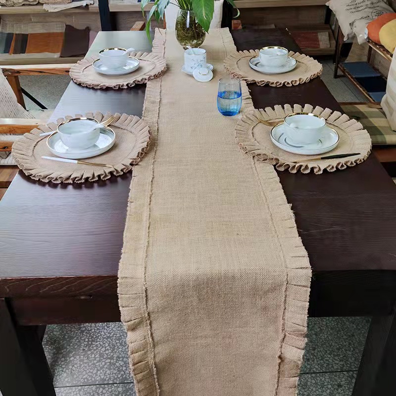 FOLD EDGE TABLE RUNNER