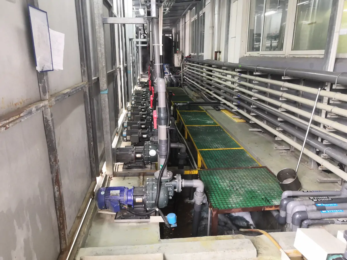 chemical self-priming pump