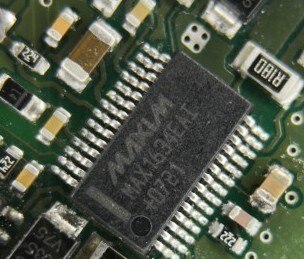 New MAX1634EAI SOP28 switch controller