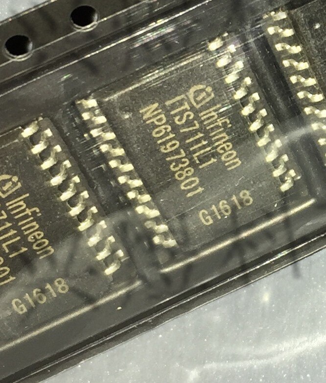 New ITS711L1 SOP20 4 output intelligent power switch chips