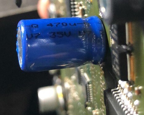 35V 470U 35V 470UF for Mercedes-Benz 272 engine computer board fragile capacitor 2 feet