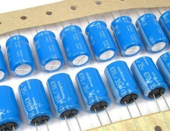 35V 470U 35V 470UF for Mercedes-Benz 272 engine computer board fragile capacitor 2 feet