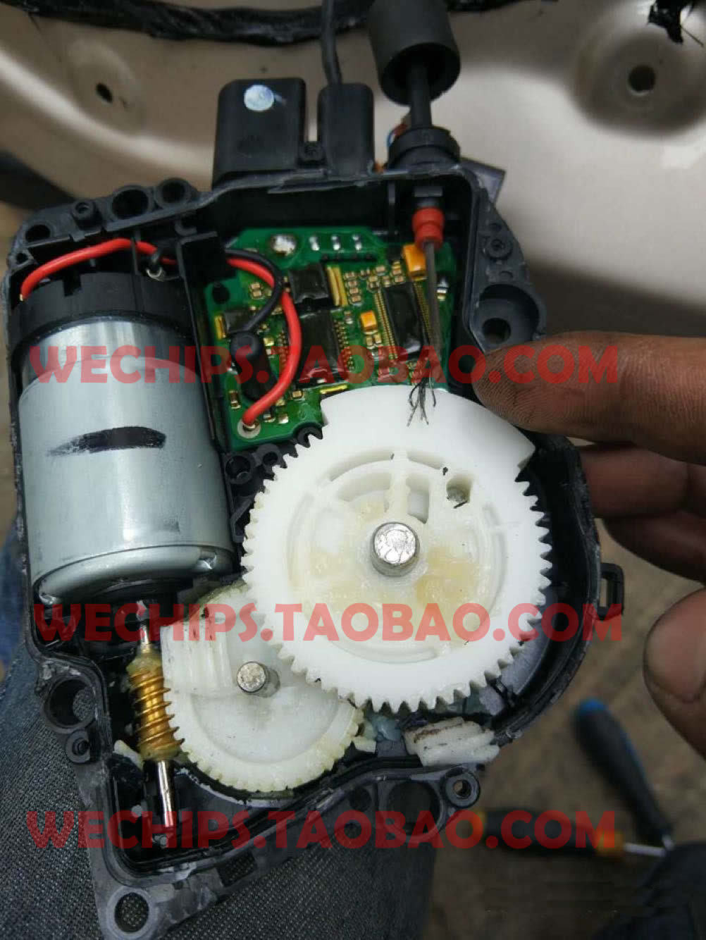 Best Quality for BMW GT320 electric suction door motor 520 electric suction lock motor 525 530 GT535 door suction lock motor