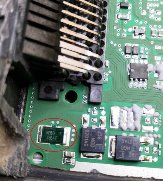 R050 SMS-R050 Automotive computer board precision resistor ignition resistor brand new 8201AG next to the resistor