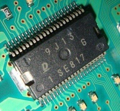 New Original SE817 Automotive Engine Computer Board IC Chip For Toyota Motor Denso SE817 HSSOP36 SMD IC