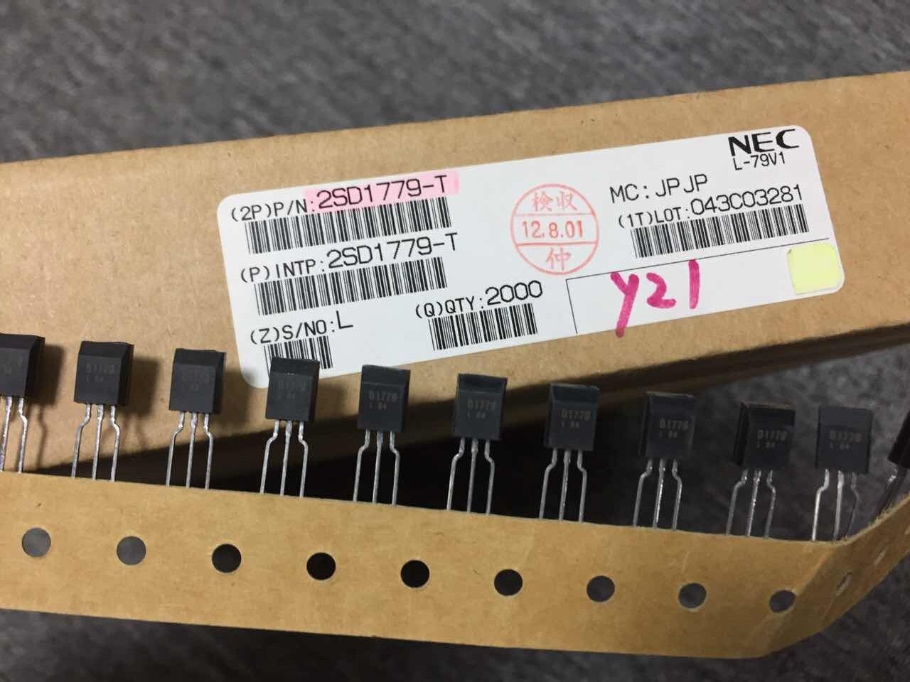 10pcs/lot  2SD1779-T   2SD1779   D1779  TO-92 transistor new original