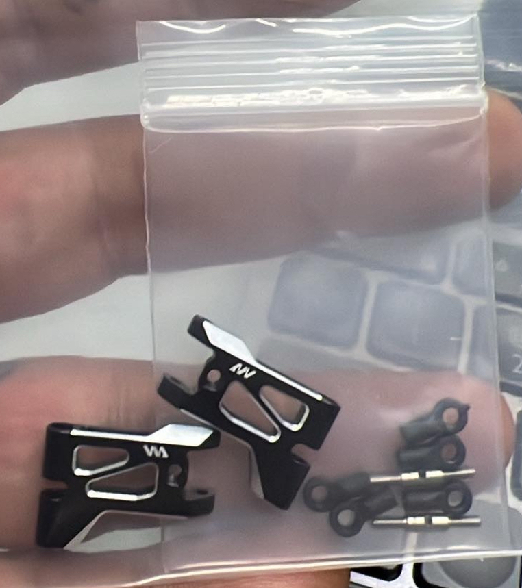 DLR8 1/24 Rear Lower ARM SET