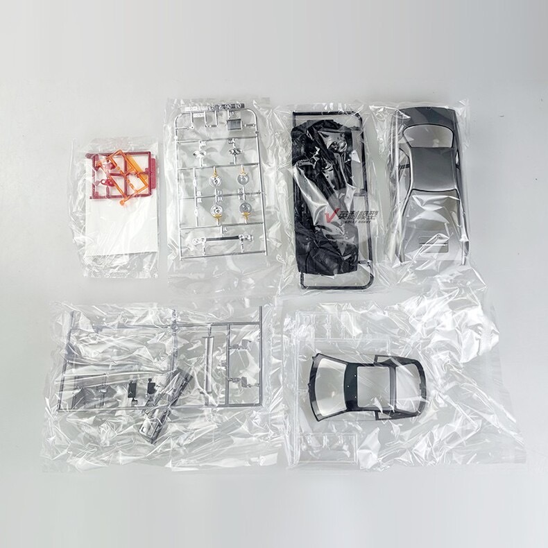 AOSHIMA 1/24 Nissan BNR34 Skyline GT-R V Spec II Bright Silver Pre-painted Model