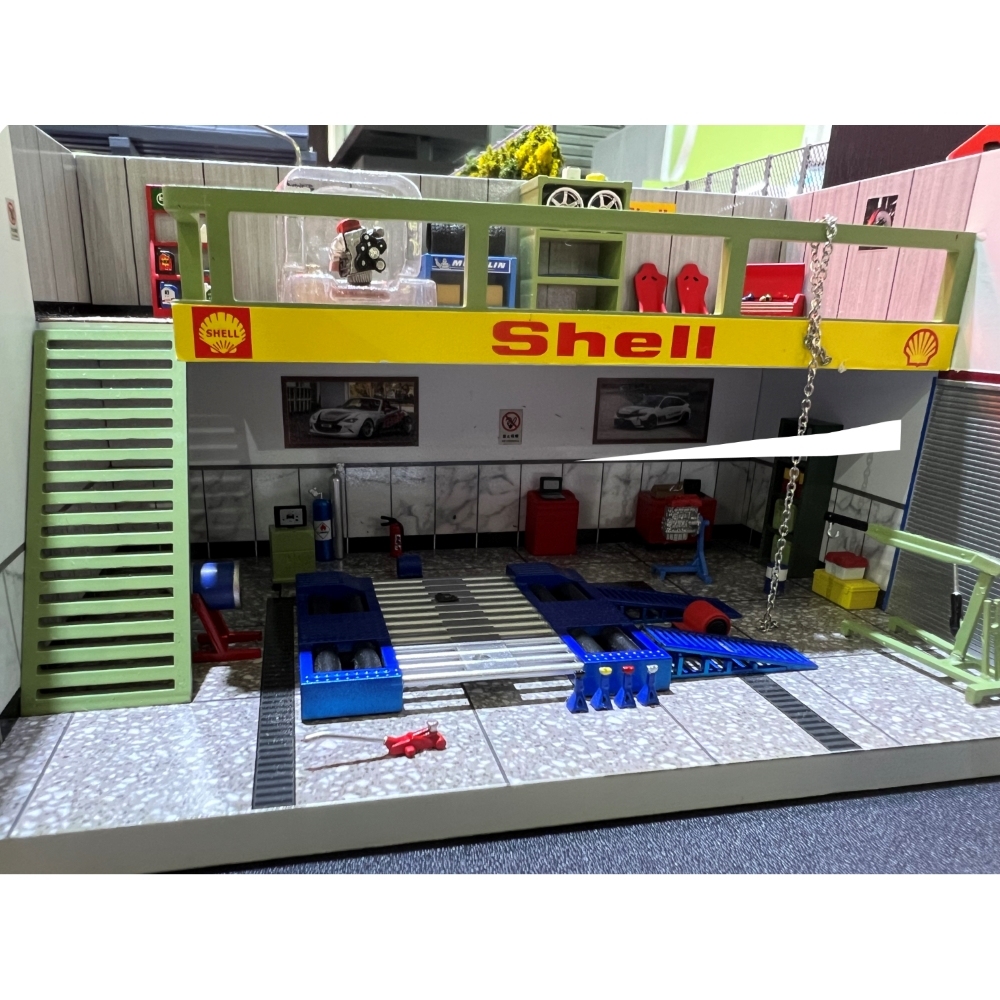 1/64 Garage Maintenance Scene