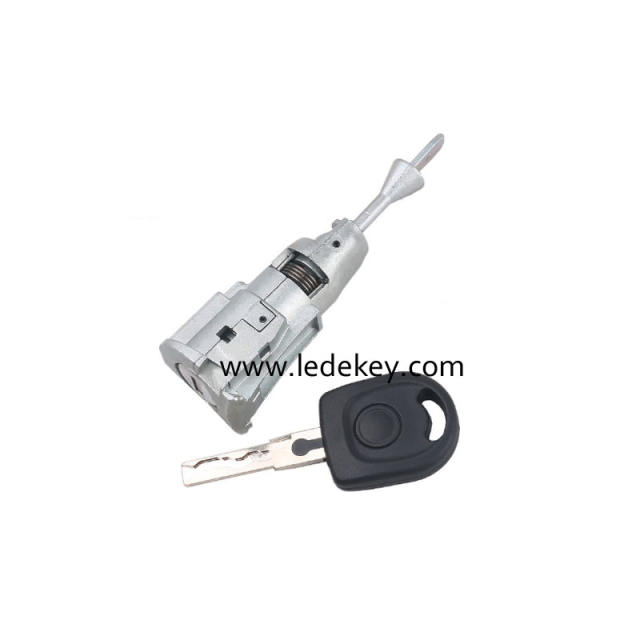 2013 Volkswagen new Sagitar left door lock cylinder