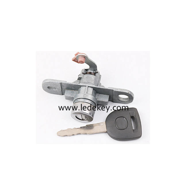 Mazda 3 trunk lock cylinder