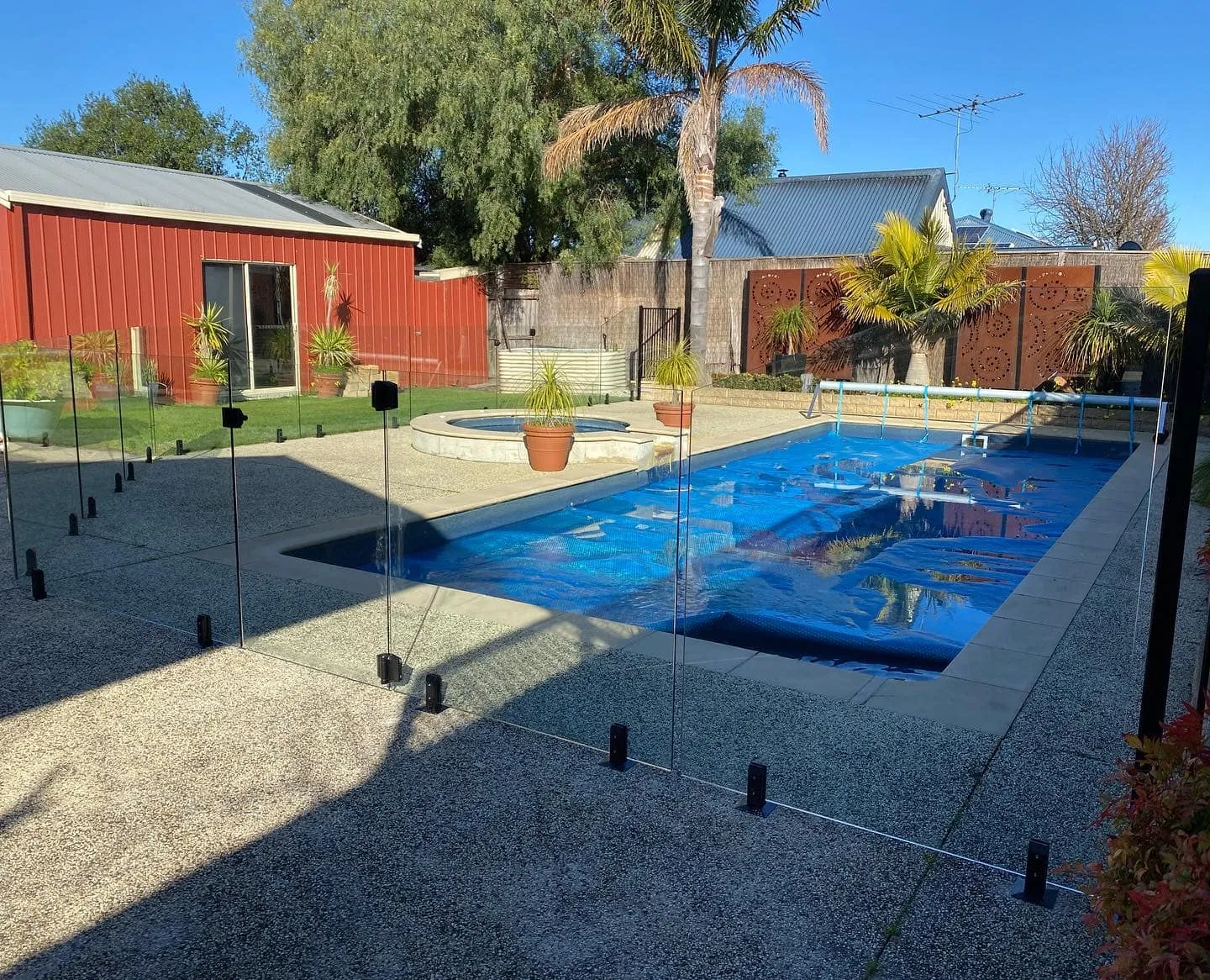 Cerradura de la piscina valla puerta pestillo, puerta corredera, cerca,  piscina, jardín png