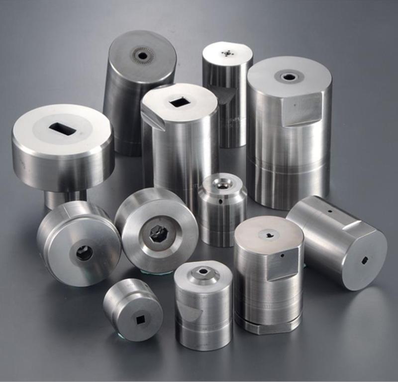 cold heading die for fasteners