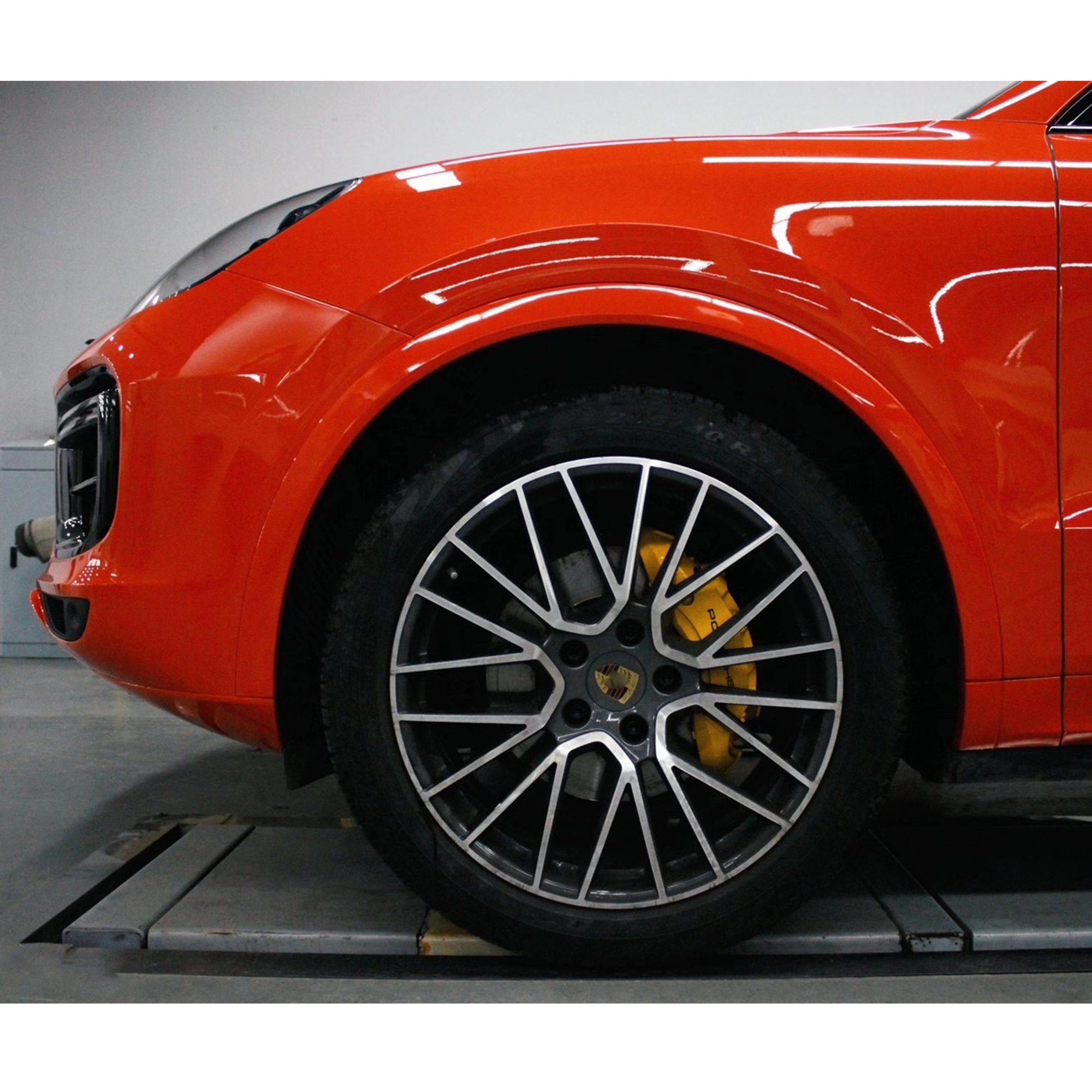 For Porsche Cayenne Coupe 2020 year modified to Turbo Coupe body kit include front and rear bumper with grille eye brown