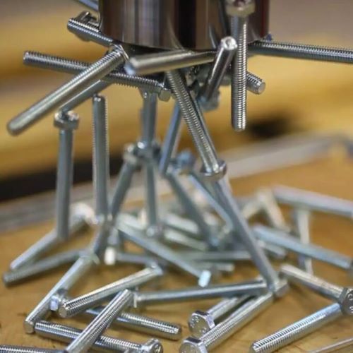 Pneumatic permanent magnet chuck