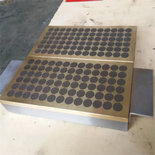 Permanent magnetic chuck for tungsten steel