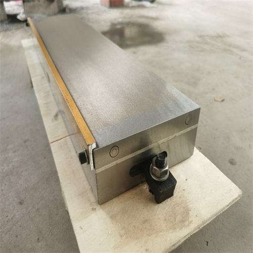 Dense pole permanent magnetic chuck