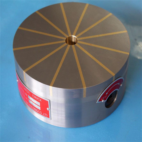 Radiation pole circular permanent magnet chuck