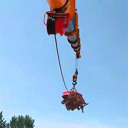 Truck-mounted lifting electromagnet