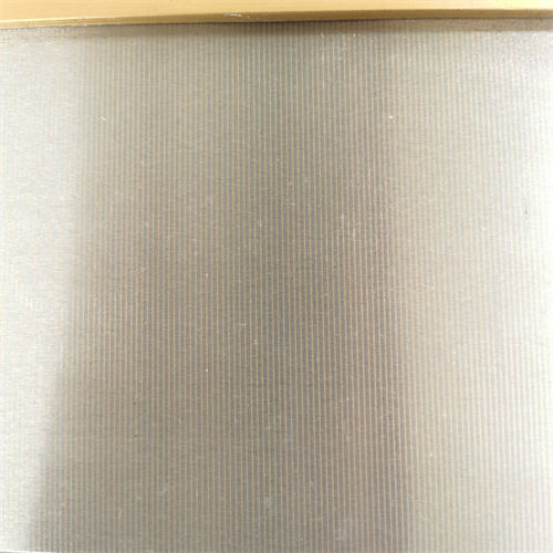 Dense pole permanent magnetic chuck