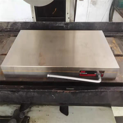Double-sided magnetic permanent magnetic chuck