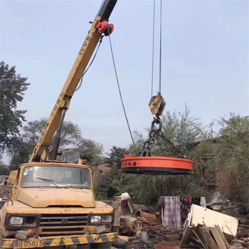 Truck-mounted lifting electromagnet