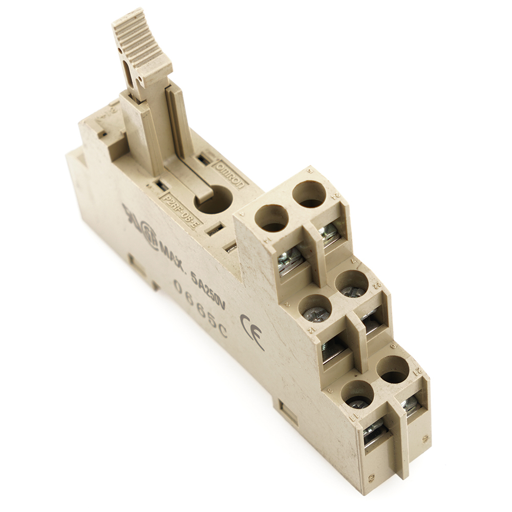 1PCS OMRON P2RF-08-E Relay Socket Base NEW