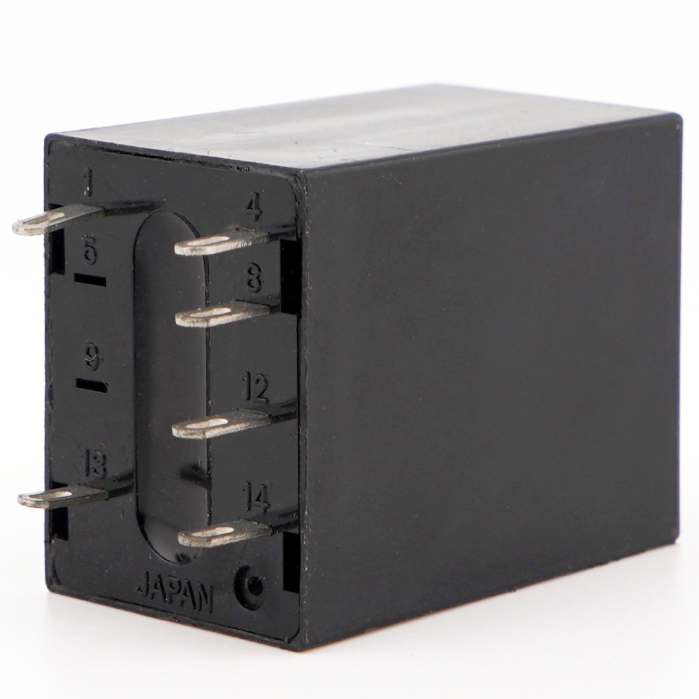 OMRON G3F-203S 3-28VDC Solid State Relay 3A 250VAC 6Pins